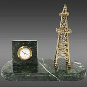 Часы «Нефтяная вышка» на основании из змеевика в подарок — фотография 2