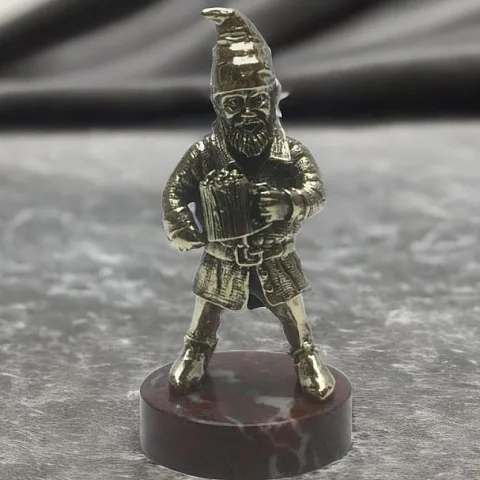 Подарочная бронзовая статуэтка «Гном с пивной кружкой»