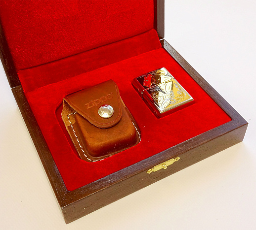 Бензиновая зажигалка Zippo "Рысь"
