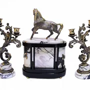 Каминные часы «Конь» с канделябрами — красивый подарок — фотография 2